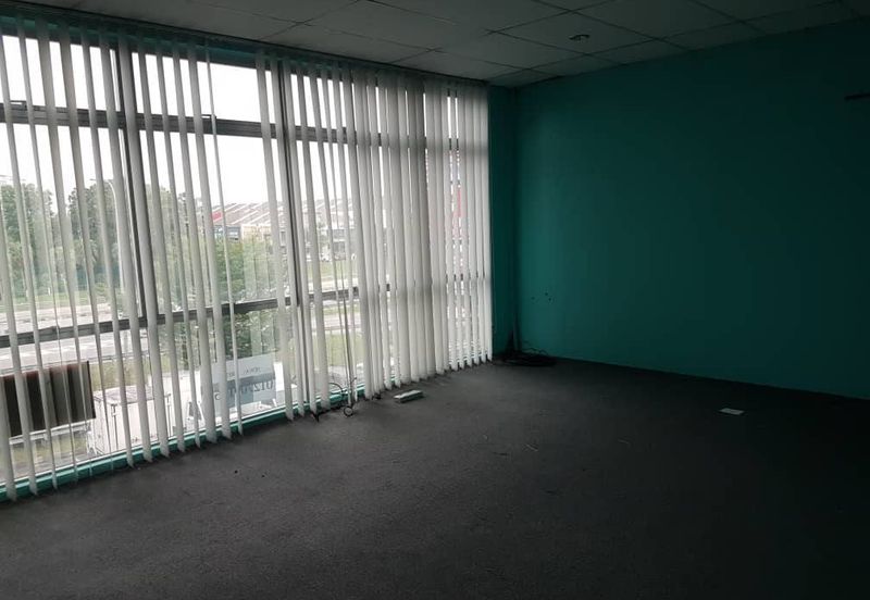 Kempas Utama 2 Storey/ Shop Lot/ Ground Floor/ 25x80/ Cheapest