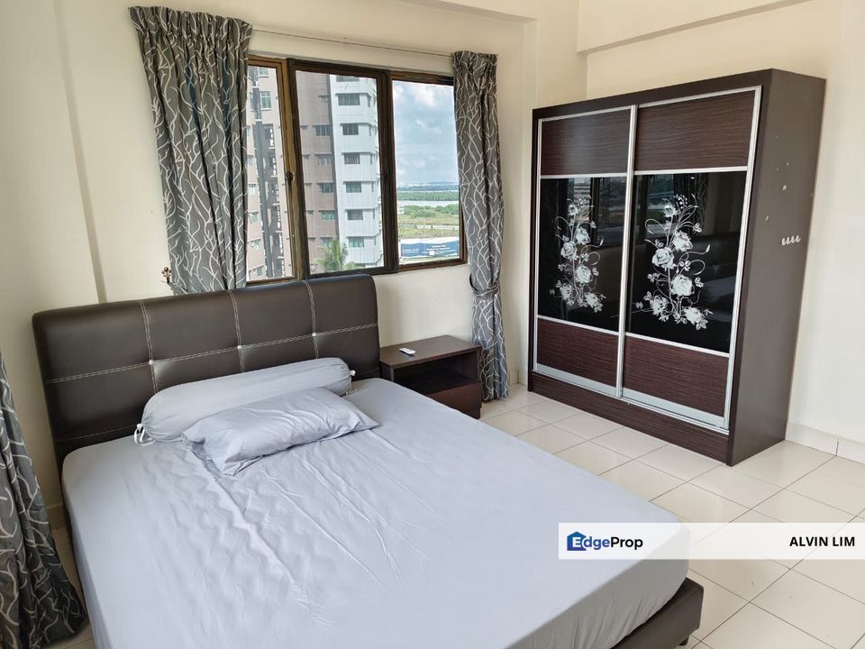 Danga View/ Near Ciq/ Hsa/ 3bed 2bath/ Good Condition/ Cheapest, Johor, Johor Bahru