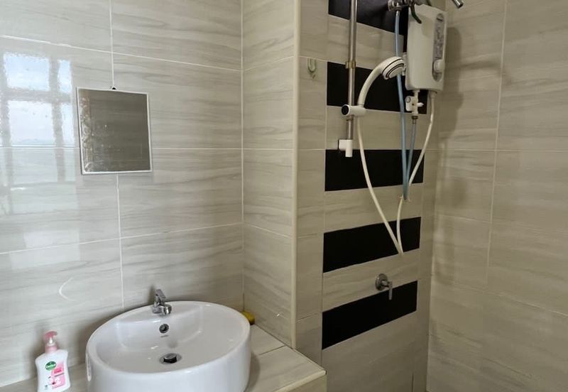 D'Summit Residences @ Kempas Utama