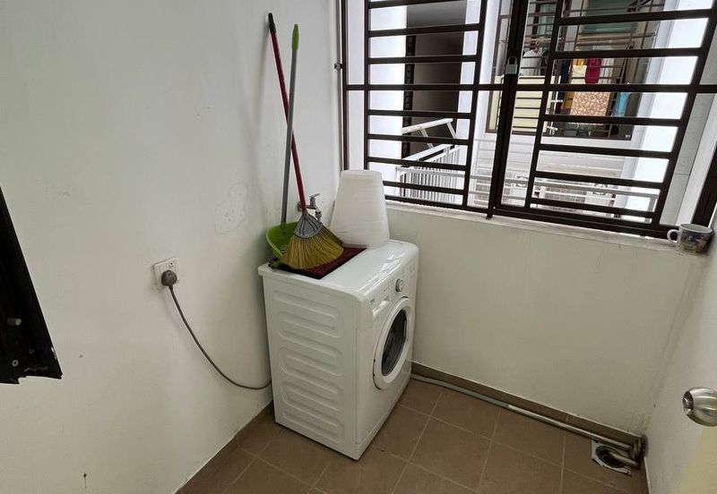 D'Summit Residences @ Kempas Utama