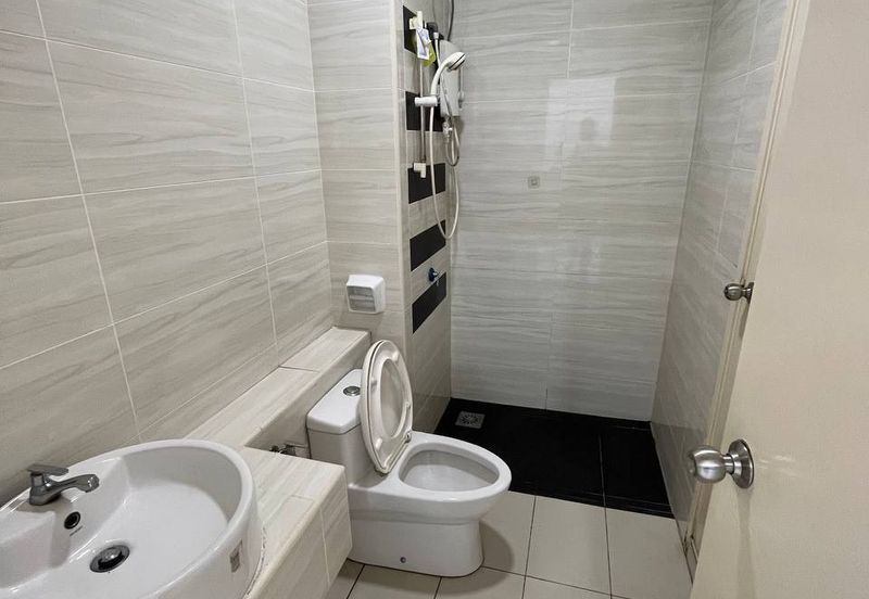 D'Summit Residences @ Kempas Utama