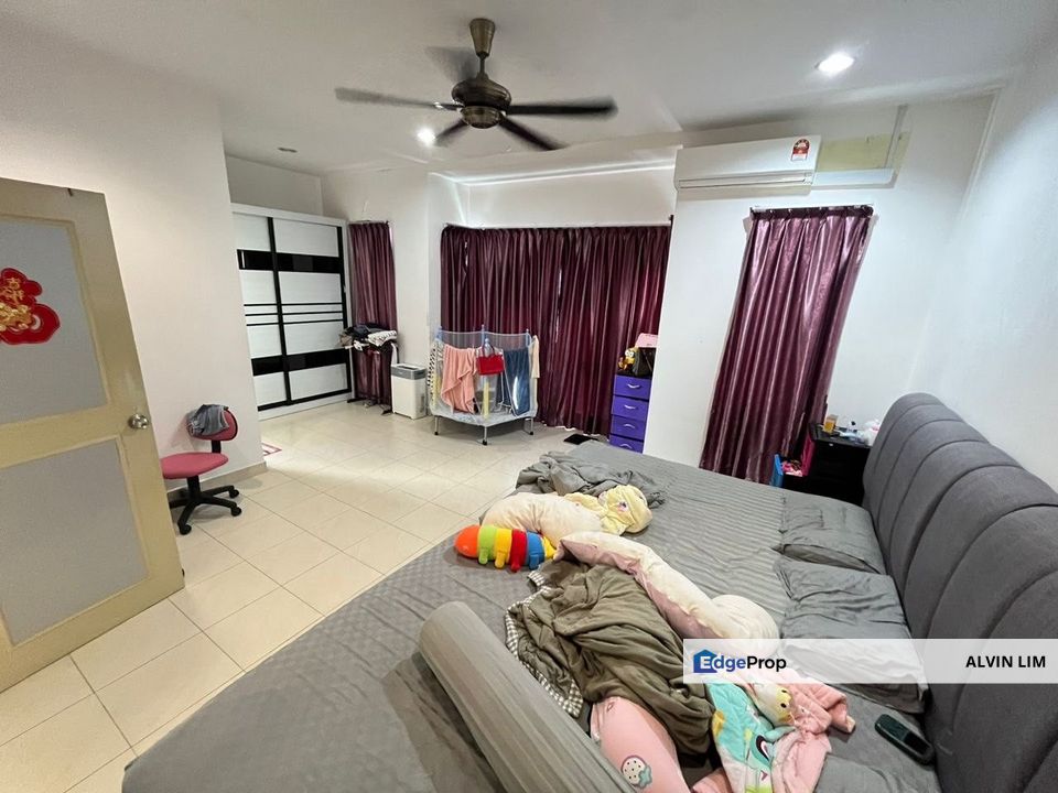 Adda Heights/ Legend Brown/ Million House/ 32x70/ Renovated/ Cheapest, Johor, Johor Bahru
