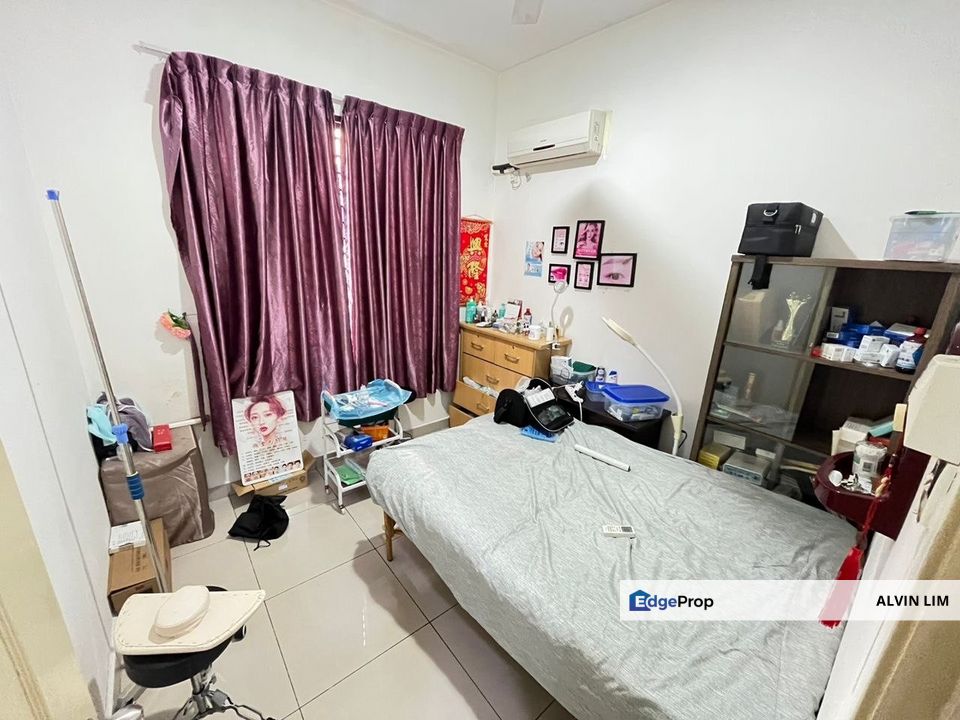 Adda Heights/ Legend Brown/ Million House/ 32x70/ Renovated/ Cheapest, Johor, Johor Bahru