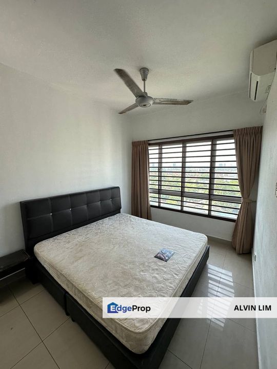 Suriamas Suites/ Near Ciq/ 3bed 2bath/ Good Condition/ Cheapest, Johor, Johor Bahru