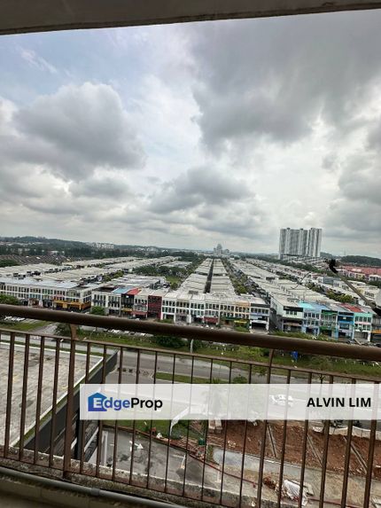Lake View/ Austin/ 3bed 2bath/ Good Condition/ Cheapest/ Hot Area, Johor, Johor Bahru