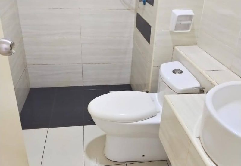 D'Summit Residences @ Kempas Utama