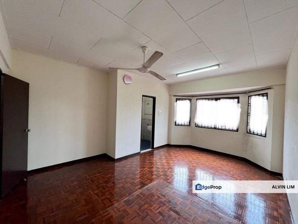 Taman Mount Austin/ Zone D/ Double Storey/ 4bed/ Extended/ Cheapest, Johor, Johor Bahru