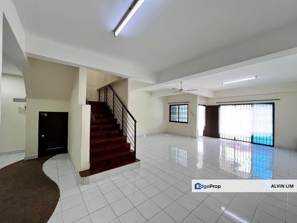 Taman Mount Austin/ Zone D/ Double Storey/ 4bed/ Extended/ Cheapest, Johor, Johor Bahru