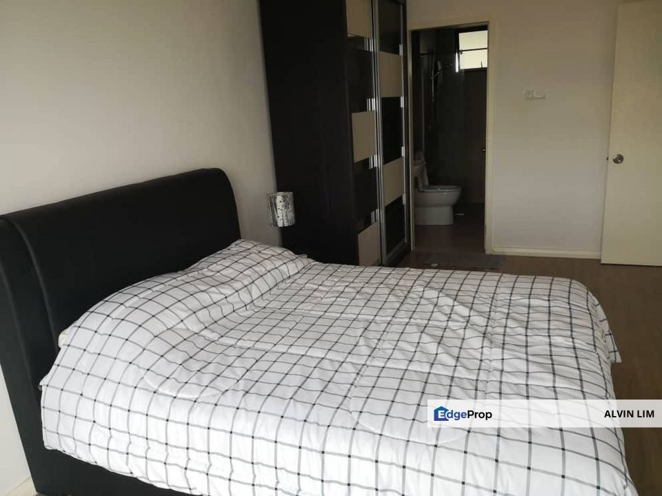 Wateredge Senibong Cove/ Near Ciq/ 3bed 2bath/ Good Condition/ Cheap, Johor, Masai