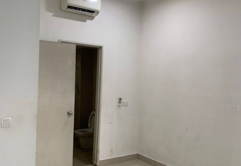 Dedaun Hijau (Greenfield Regency)