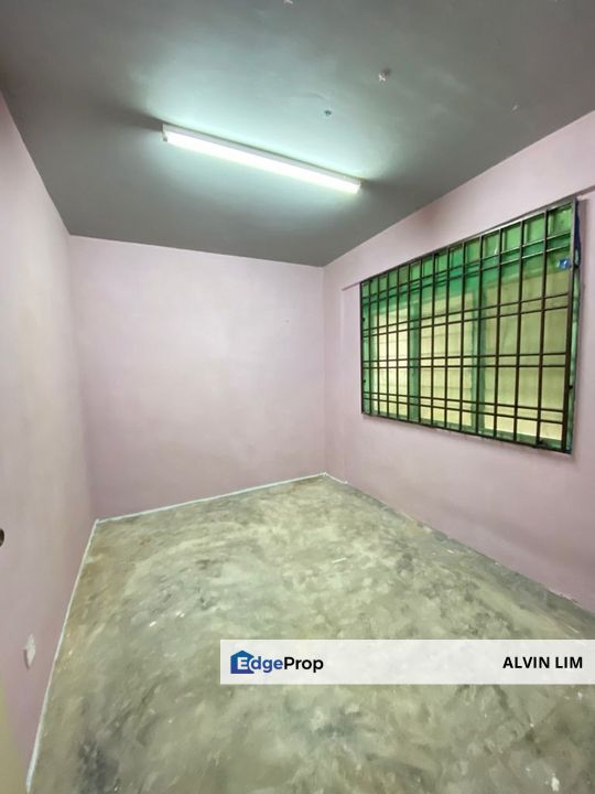 Sri Orkid Flat/ Taman Ehsan Jaya/ 3bed 1bath/ Good Condition/ Cheapest, Johor, Johor Bahru