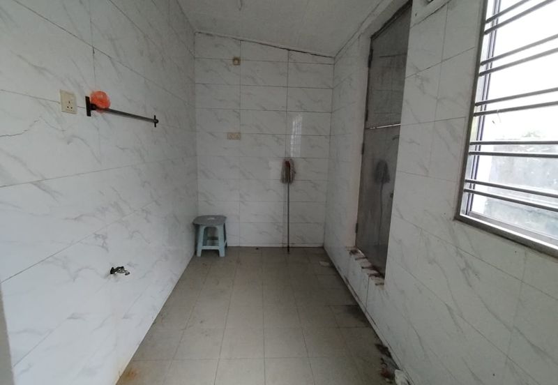 Jalan Ledang Taman Johor/ Single Storey/ 22x80/ 3bed 2bath/ Cheapest