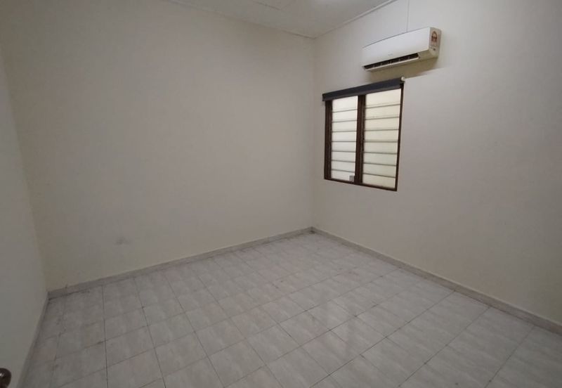 Jalan Ledang Taman Johor/ Single Storey/ 22x80/ 3bed 2bath/ Cheapest