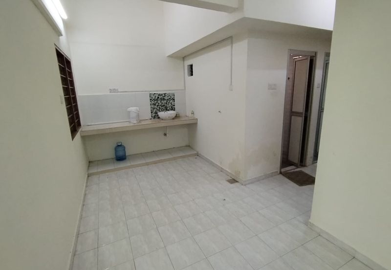 Jalan Ledang Taman Johor/ Single Storey/ 22x80/ 3bed 2bath/ Cheapest