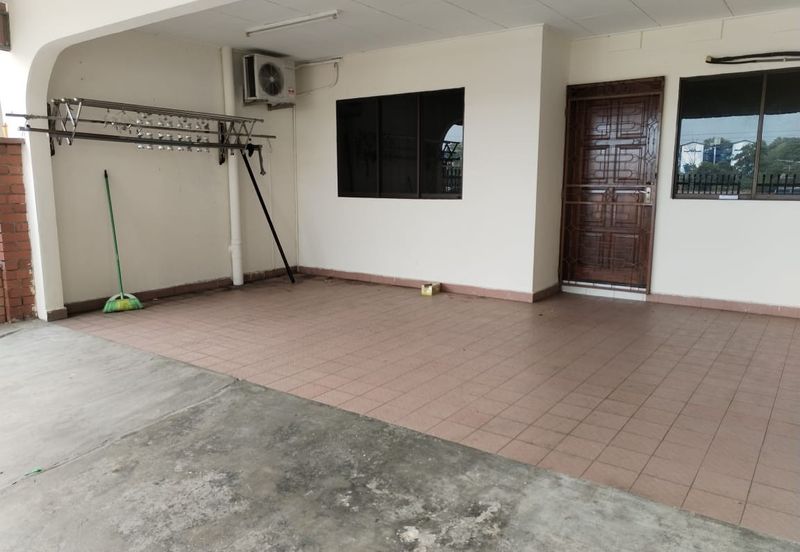 Jalan Ledang Taman Johor/ Single Storey/ 22x80/ 3bed 2bath/ Cheapest