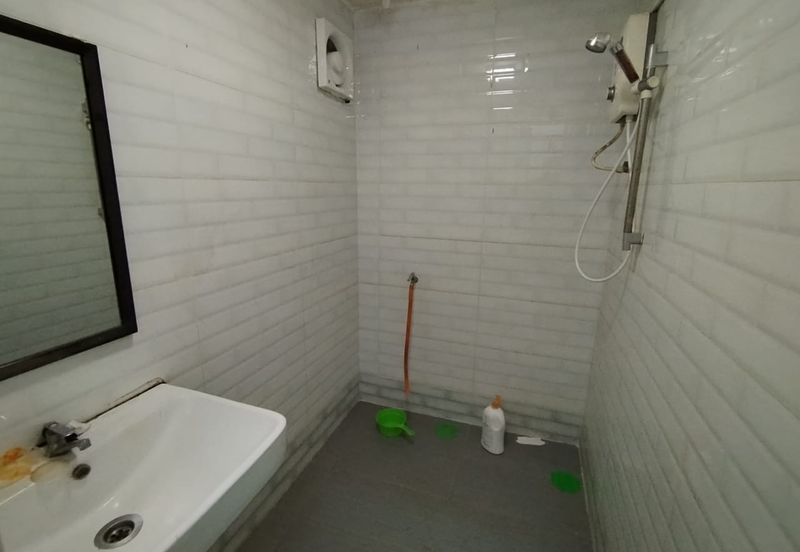 Jalan Ledang Taman Johor/ Single Storey/ 22x80/ 3bed 2bath/ Cheapest