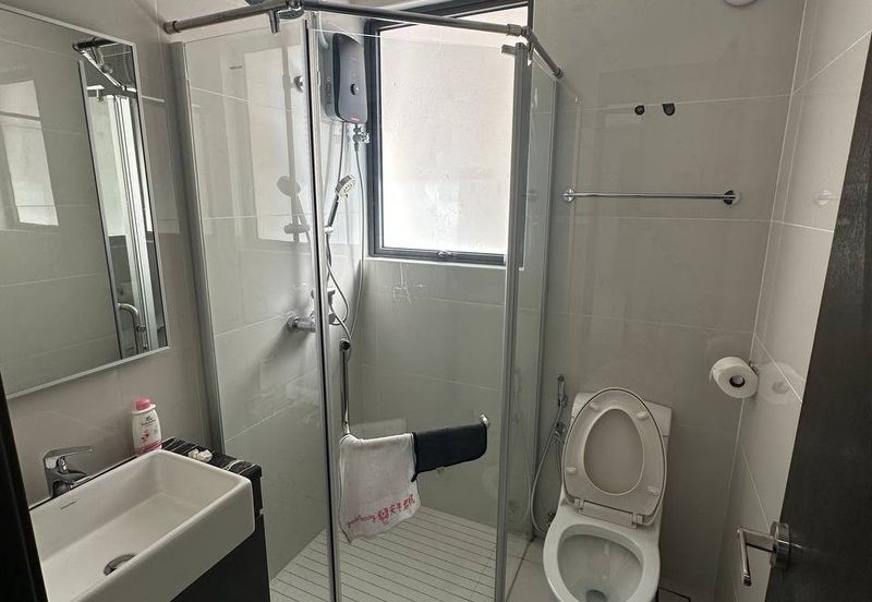 Baypoint @ Country Garden Danga Bay