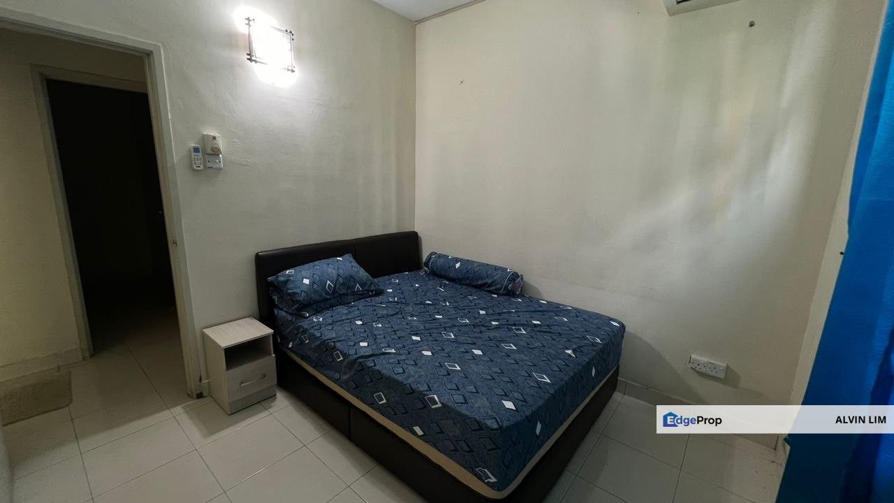 Kipark/ Tampoi/ Ciq/ Public Bus/ 3bed 2bath/ Good Condition/ Cheapest, Johor, Tampoi