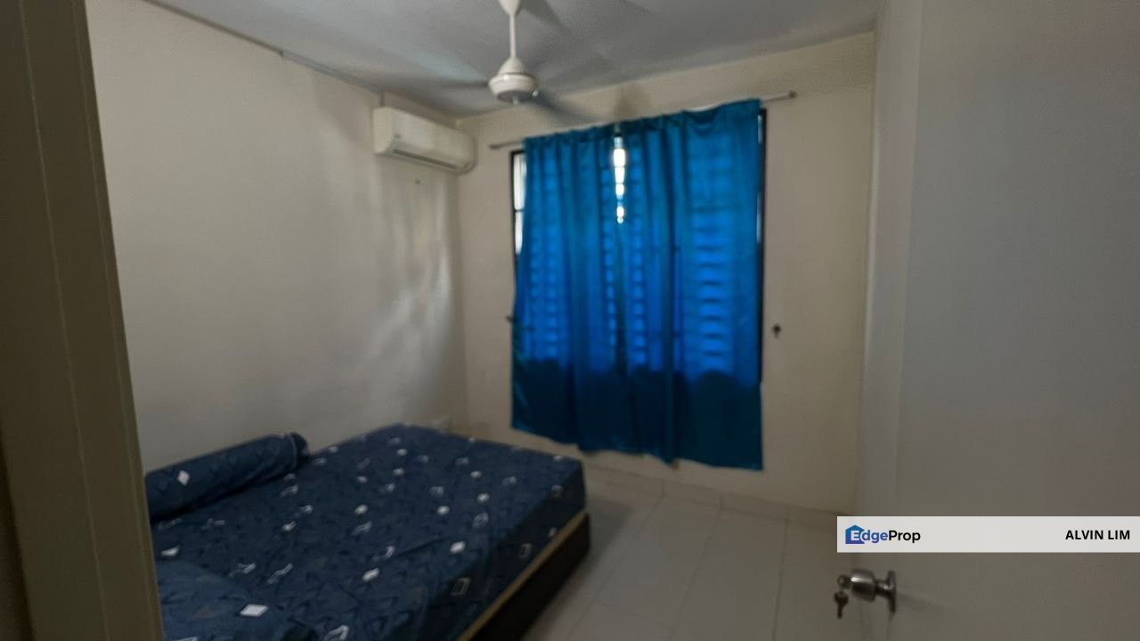 Kipark/ Tampoi/ Ciq/ Public Bus/ 3bed 2bath/ Good Condition/ Cheapest, Johor, Tampoi