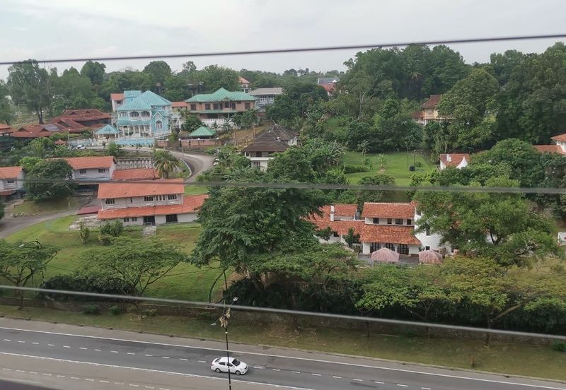 Baypoint @ Country Garden Danga Bay