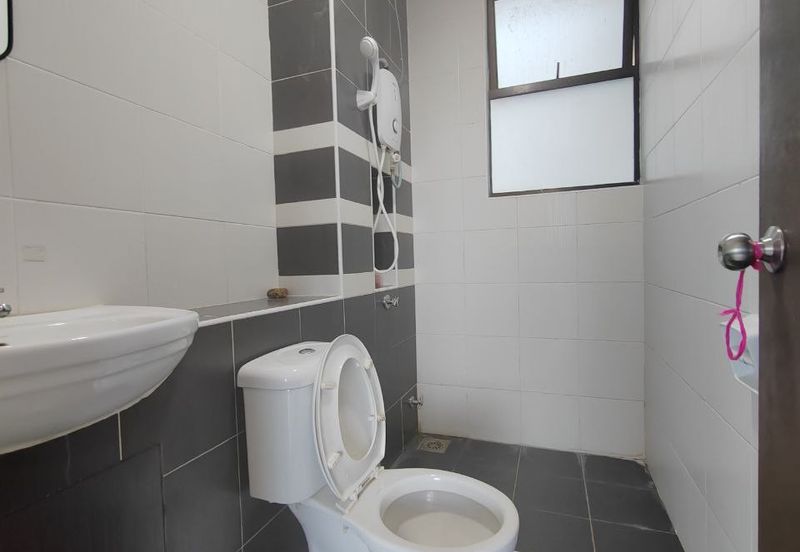 Seri Austin Luxury Apartment