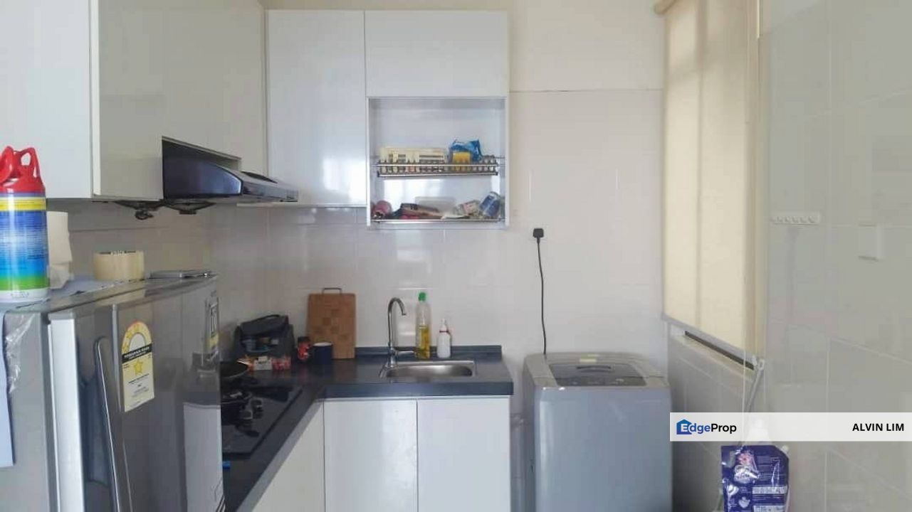 Sky View/ Public Bus/ Near Ciq/ 1bed 1bath/ Good Condition/ Cheapest, Johor, Bukit Indah