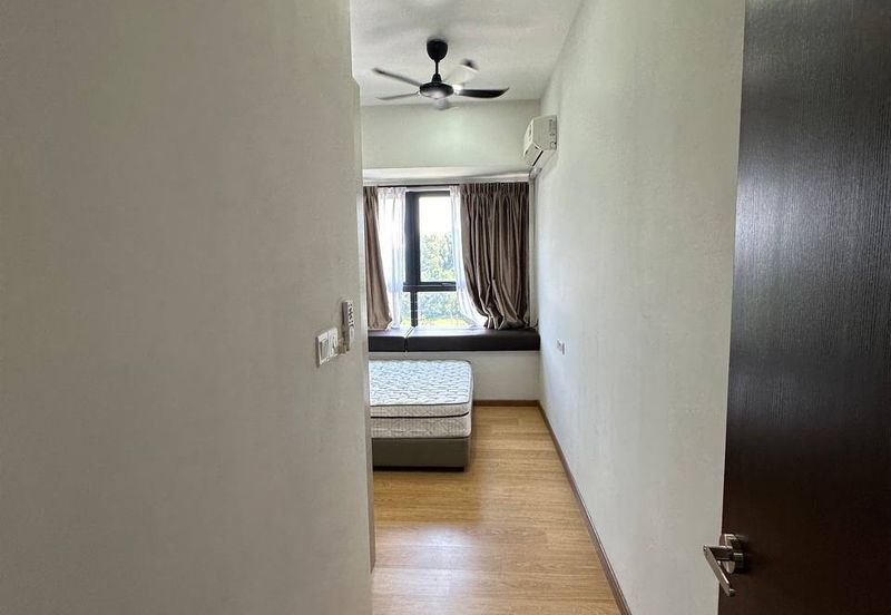 Baypoint @ Country Garden Danga Bay