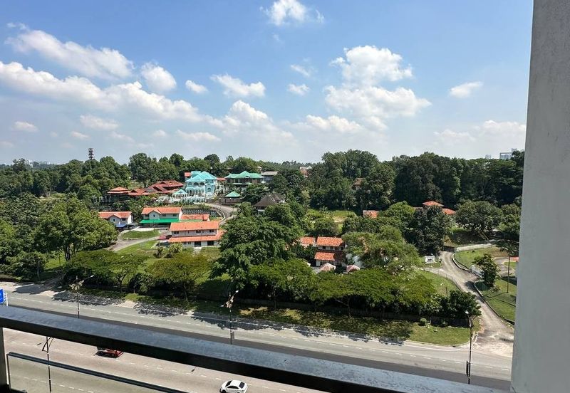 Baypoint @ Country Garden Danga Bay