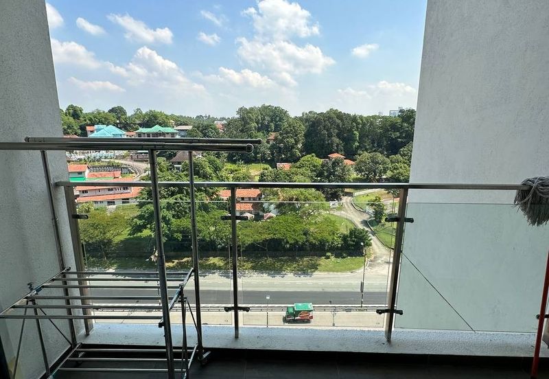 Baypoint @ Country Garden Danga Bay