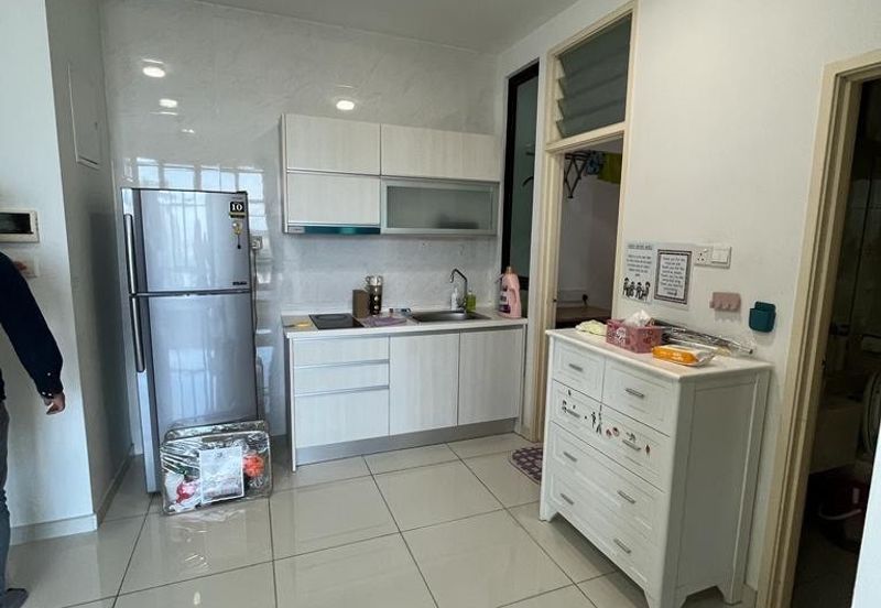 D'Summit Residences @ Kempas Utama