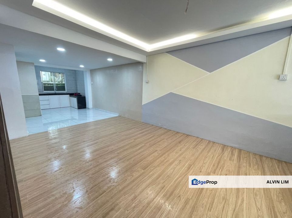 Jalan Panti/ Taman Bukit Tiram/ 14x55/ 3bed 2bath /Renovated/ Cheapest, Johor, Ulu Tiram