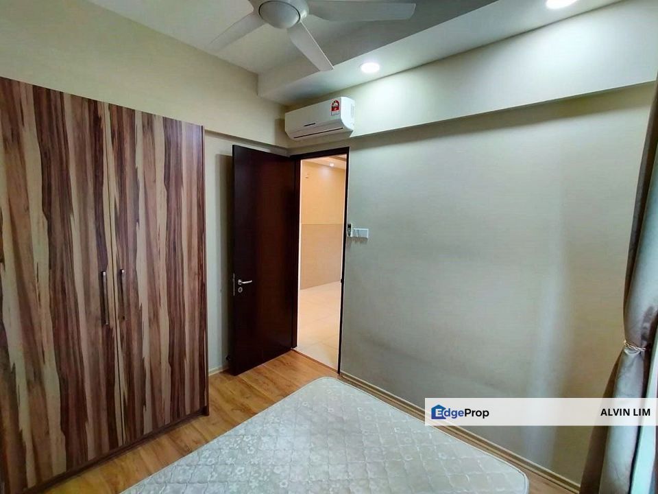 Botanika/ Bayu/ Near Ciq/ Lake View/ 4bed 3bath/ Renovated/ Cheapest, Johor, Johor Bahru