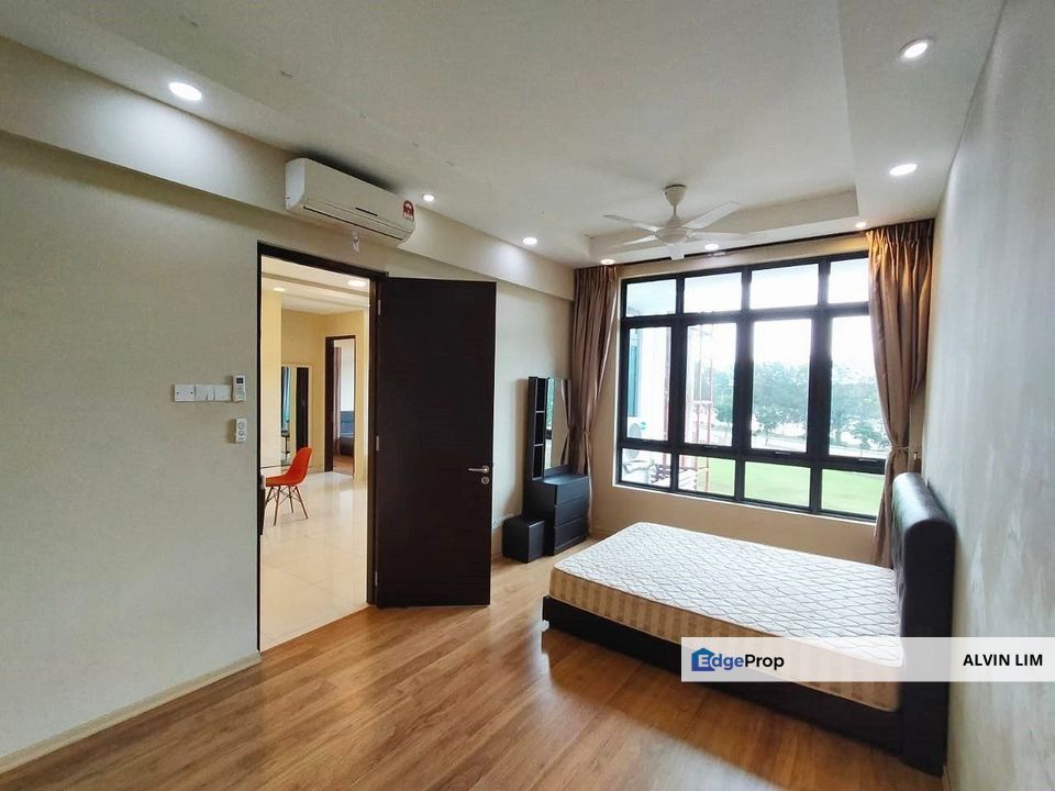 Botanika/ Bayu/ Near Ciq/ Lake View/ 4bed 3bath/ Renovated/ Cheapest, Johor, Johor Bahru