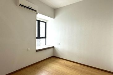 Baypoint @ Country Garden Danga Bay