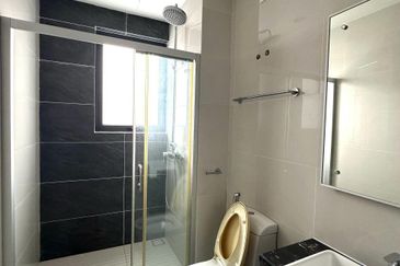 Baypoint @ Country Garden Danga Bay