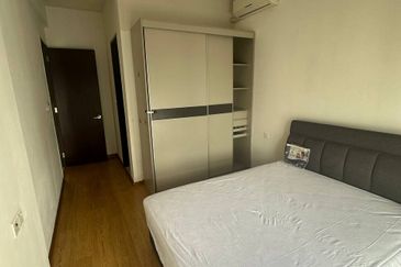 Baypoint @ Country Garden Danga Bay