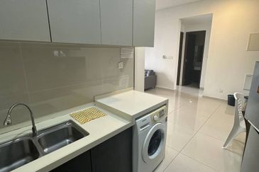 Baypoint @ Country Garden Danga Bay