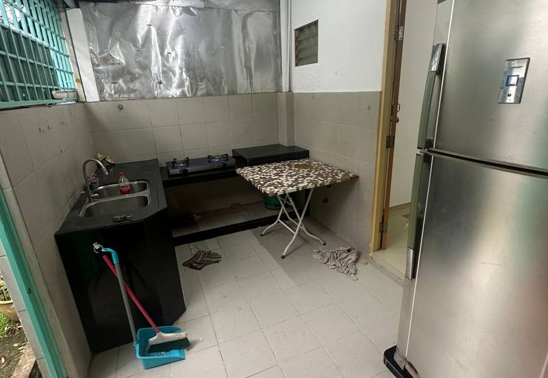 Jalan Dataran/ 2 Storey Low Cost/ Kempas/ 2bed 1bath/ Renovated/ Cheap