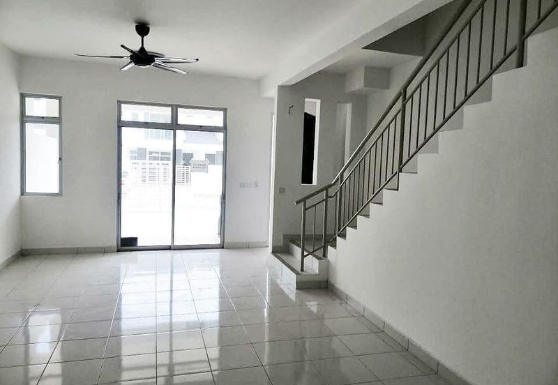 The Fern, Meridin East