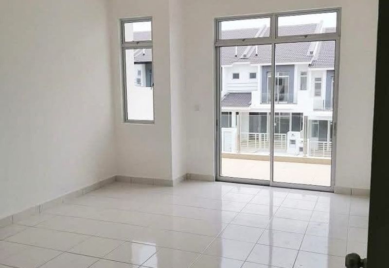 The Fern, Meridin East