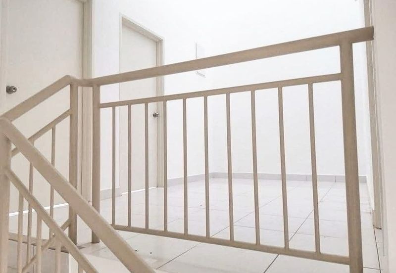 The Fern, Meridin East