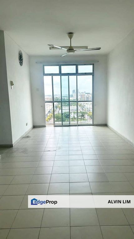 Lake View/ Austin/ 3bed 2bath/ Good Condition/ Cheapest/ Hot Area, Johor, Johor Bahru