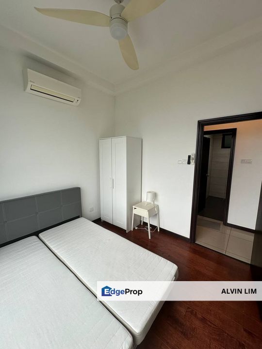 Molek Regency/ Near Ciq/ 2bed 2bath/ Good Condition/ Golf View/ Cheap, Johor, Johor Bahru