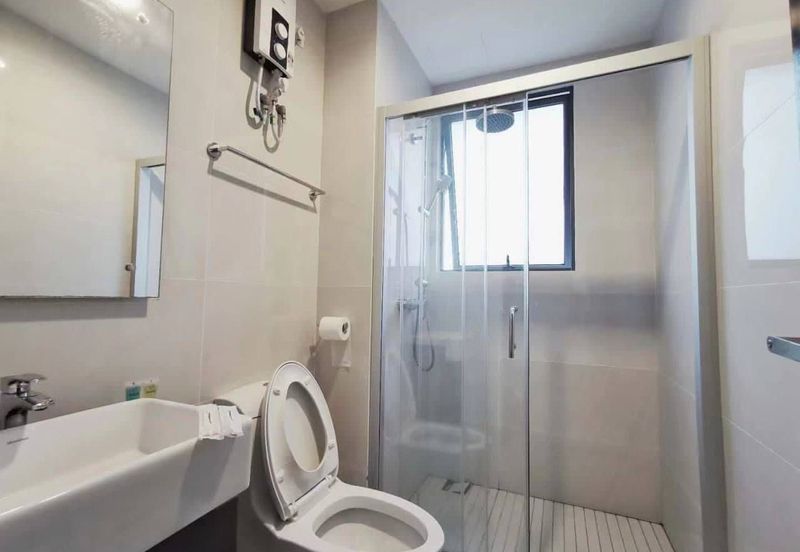 Baypoint @ Country Garden Danga Bay