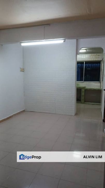 Taman Ungku Tun Aminah Flat/ Level 3/ Skudai/ 2bed 1bath/ Cheapest, Johor, Johor Bahru