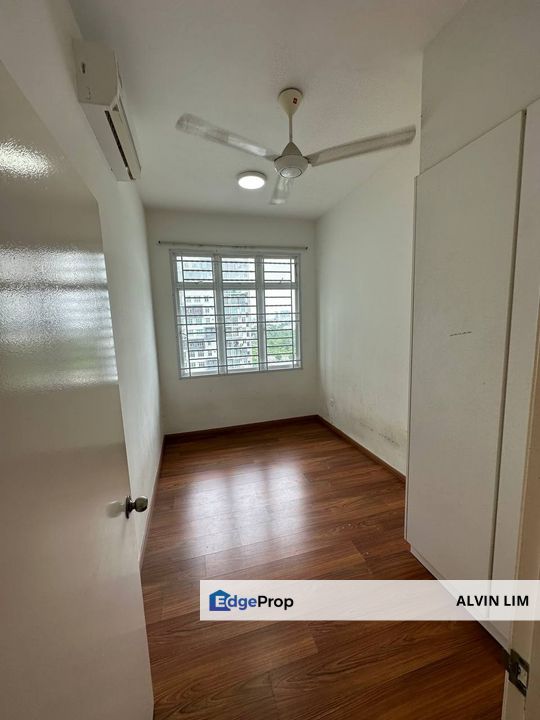 Nusa Heights/ Near Second Link/ 3bed 2bath/ Good Condition/ Cheapest, Johor, Gelang Patah