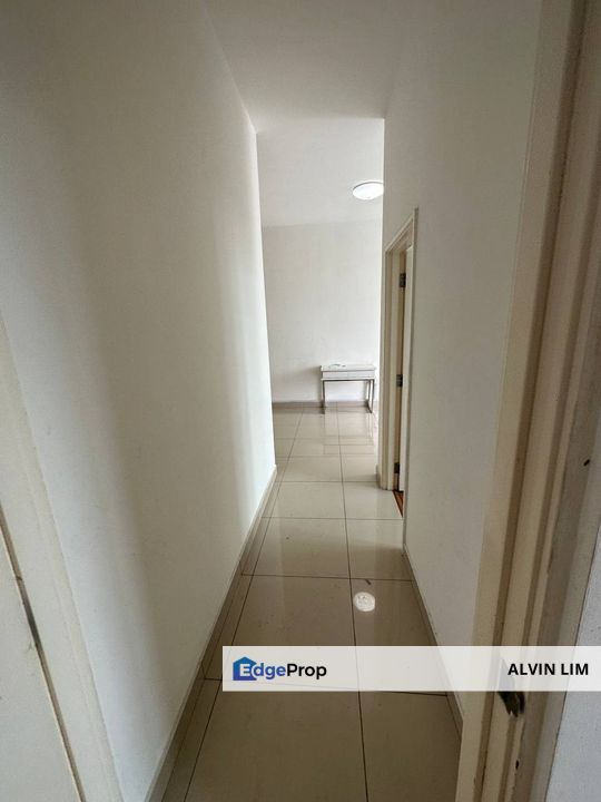 Nusa Heights/ Near Second Link/ 3bed 2bath/ Good Condition/ Cheapest, Johor, Gelang Patah