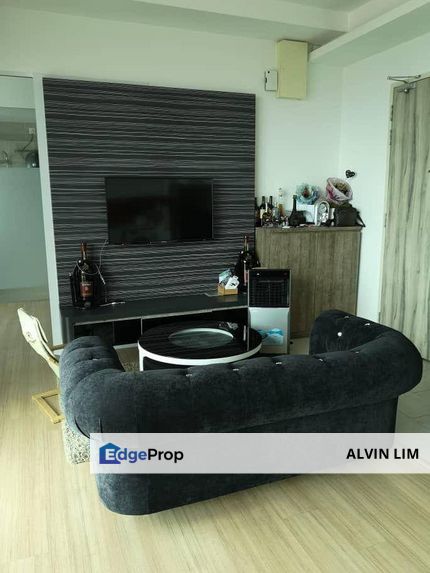 Cube 8 Teens/ 2bed 2bath/ Wifi/ Good Condition/ Cheapest/ Hot Area, Johor, Johor Bahru