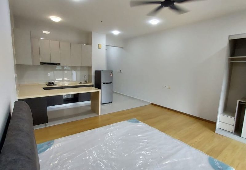 Baypoint @ Country Garden Danga Bay