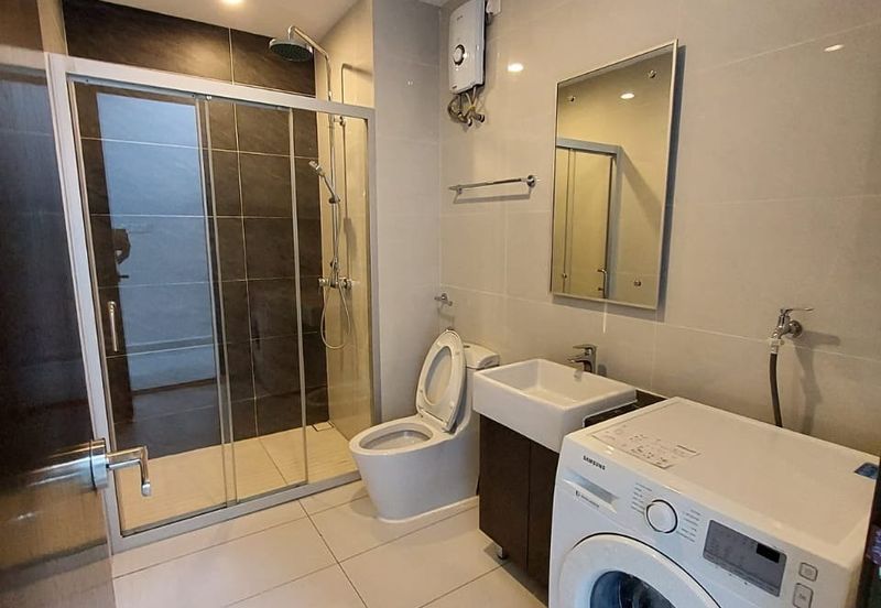 Baypoint @ Country Garden Danga Bay